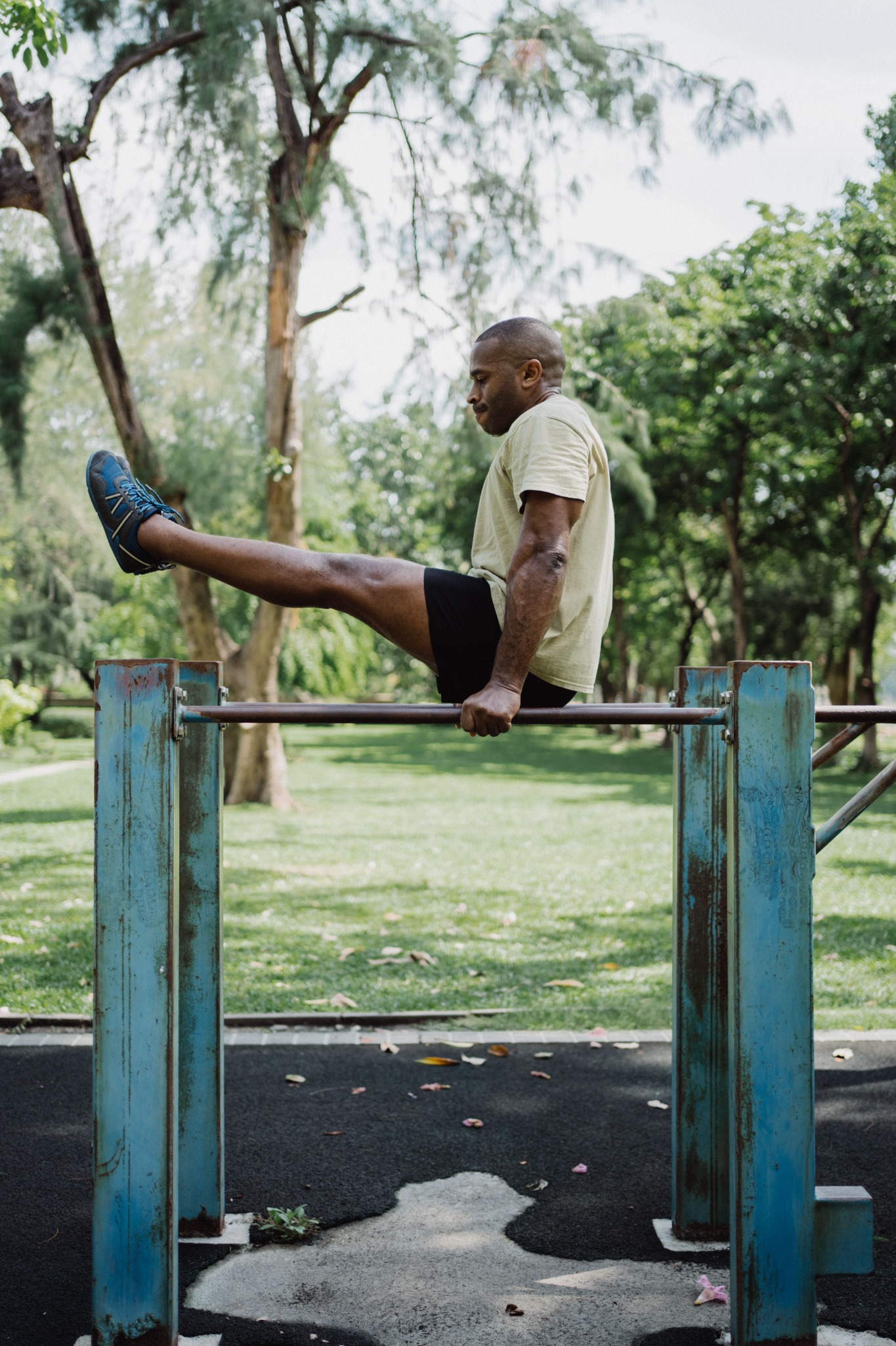 Athlete performing a controlled core exercise outdoors